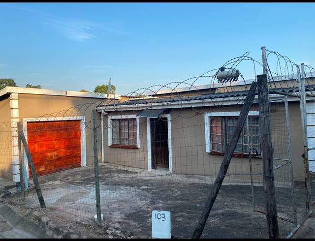 5 BEDROOM HOUSE FOR SALE IN INANDA